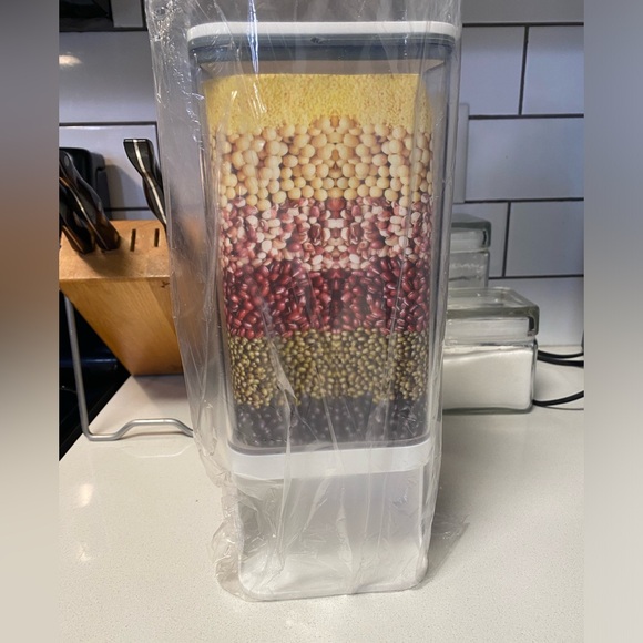 Laundry Dispenser - Picture 3 of 3